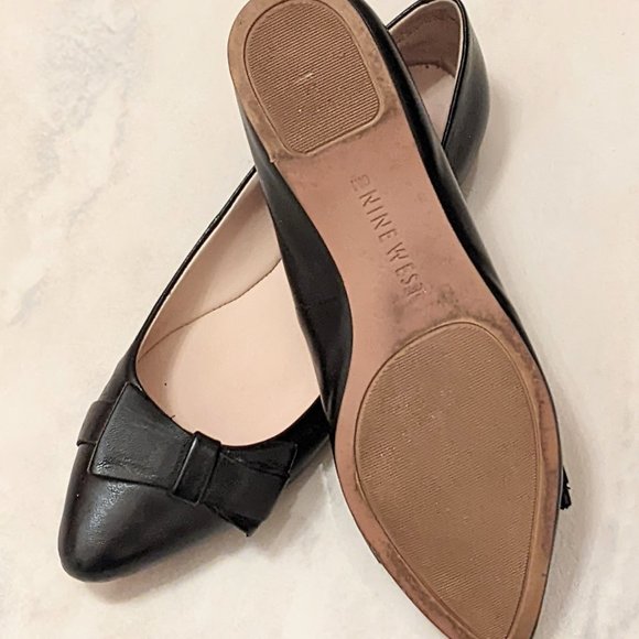 Nine West Black Leather Bowtie Flats (women, size 6) - Picture 4 of 5